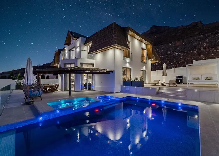 Casa Roque Del Mar Private With Heated Saltwater Pool, Jacuzzi & Ocean Views Villa *