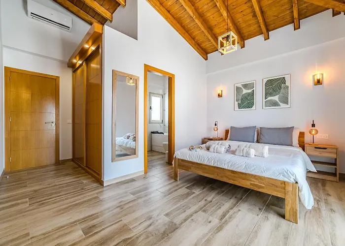 Casa Roque Del Mar Private With Heated Saltwater Pool, Jacuzzi & Ocean Views * Costa Adeje (Tenerife)