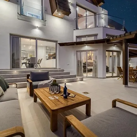 Casa Roque Del Mar Private With Heated Saltwater Pool, Jacuzzi & Ocean Views Willa Costa Adeje (Tenerife)