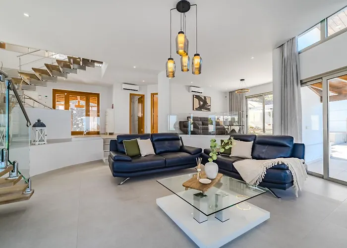 Casa Roque Del Mar Private With Heated Saltwater Pool, Jacuzzi & Ocean Views Villa