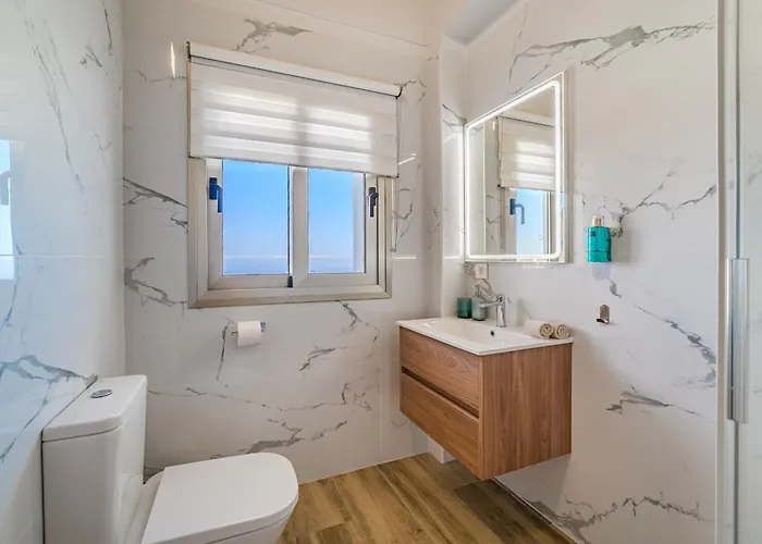 Casa Roque Del Mar Private With Heated Saltwater Pool, Jacuzzi & Ocean Views Villa